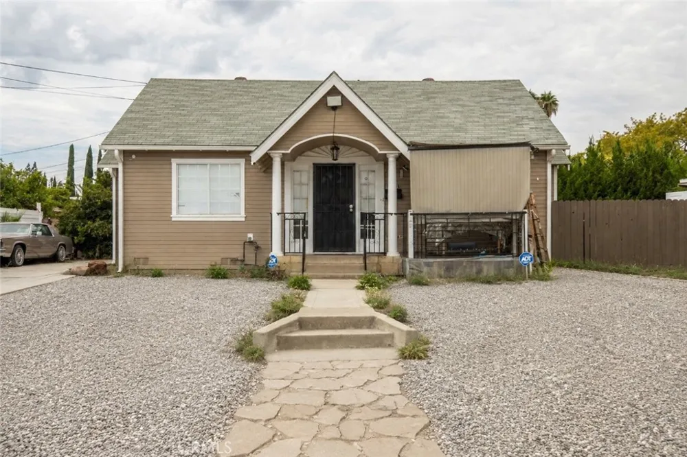 10733 Louise Avenue Granada Hills, CA 91344