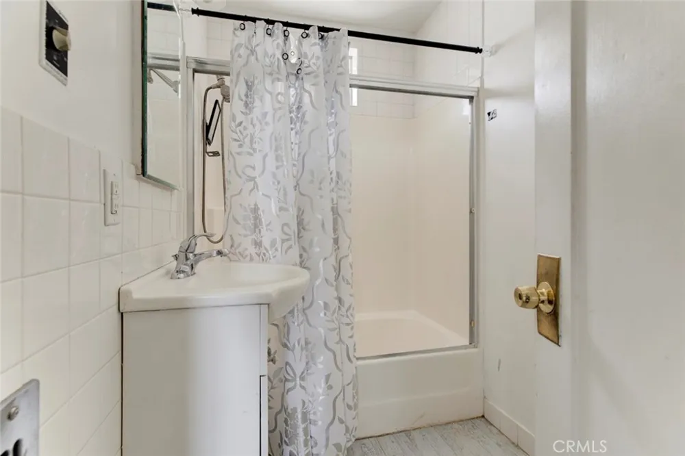 10733 Louise Avenue Granada Hills, CA 91344
