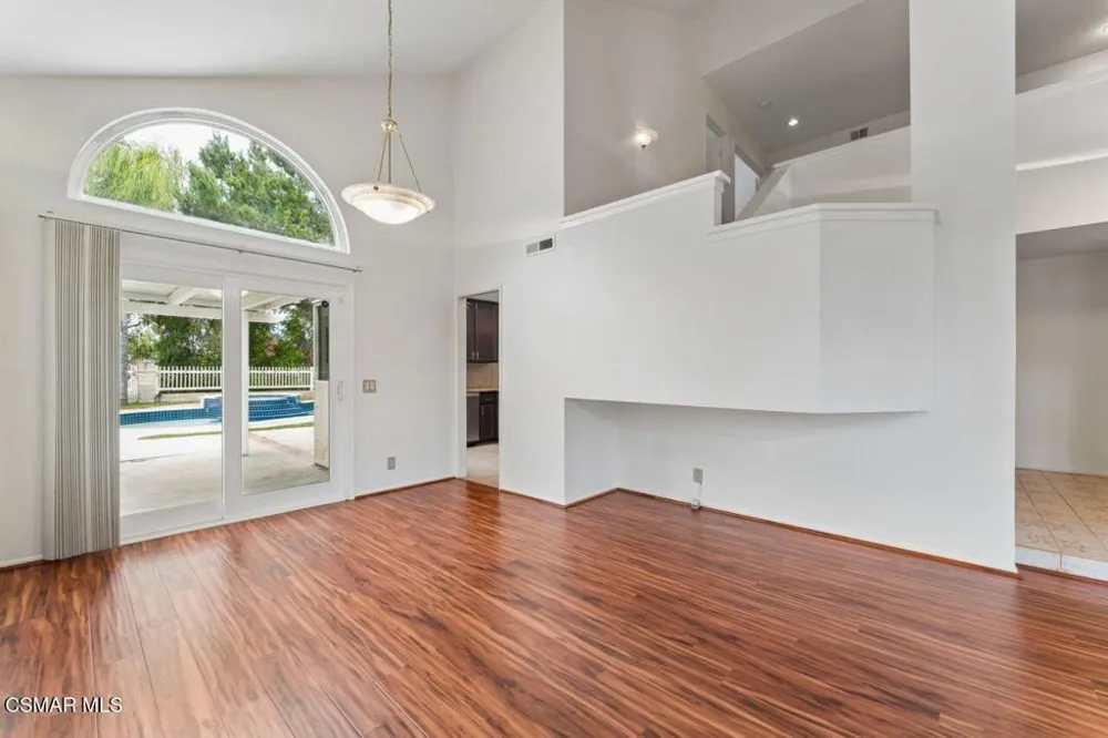 4543 Skidmore Court Moorpark, CA 93021