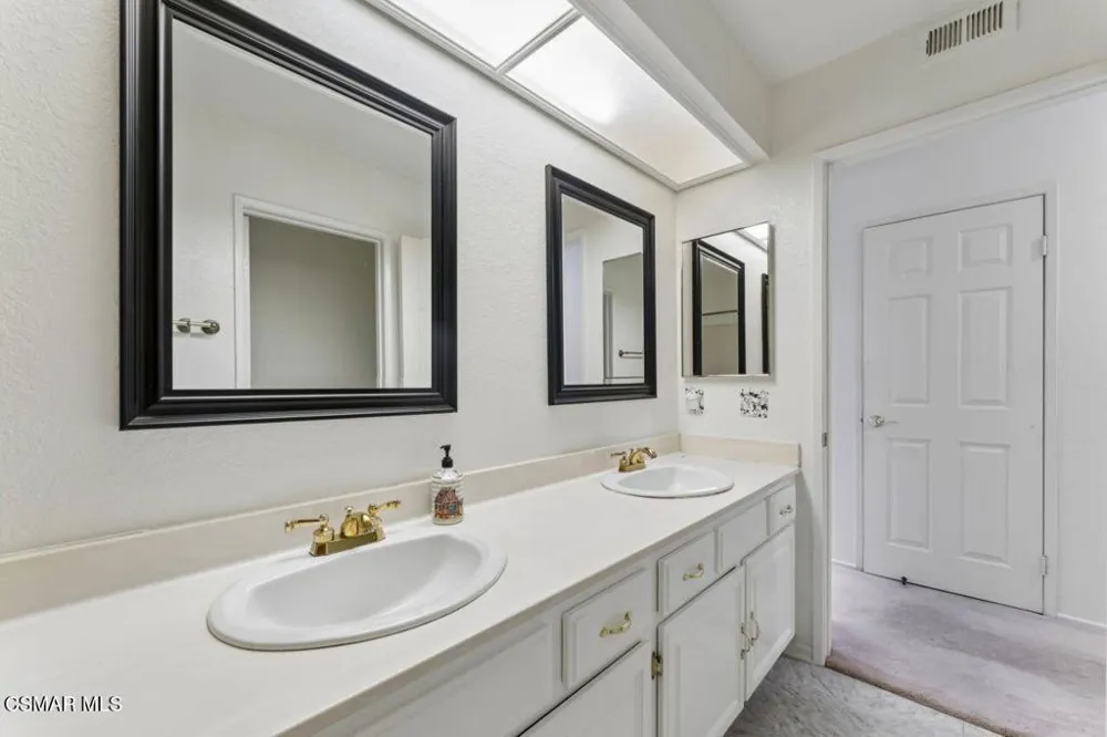 4543 Skidmore Court Moorpark, CA 93021