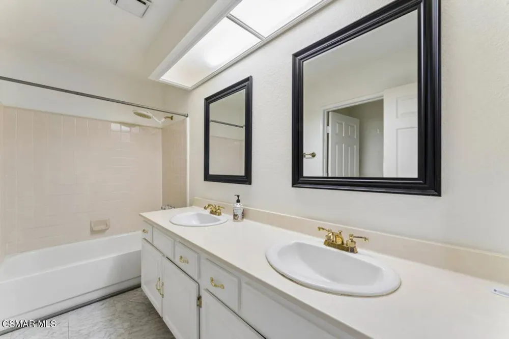 4543 Skidmore Court Moorpark, CA 93021