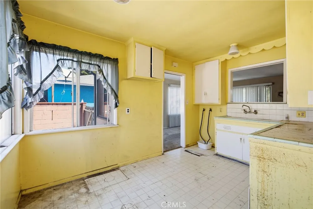 15313 Roselle Avenue Lawndale, CA 90260
