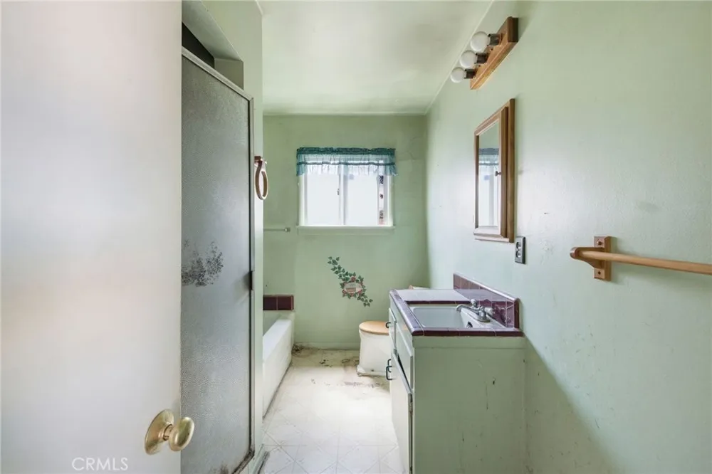15313 Roselle Avenue Lawndale, CA 90260