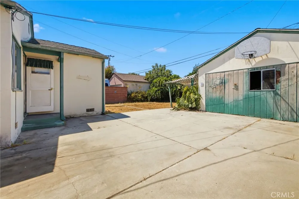 15313 Roselle Avenue Lawndale, CA 90260