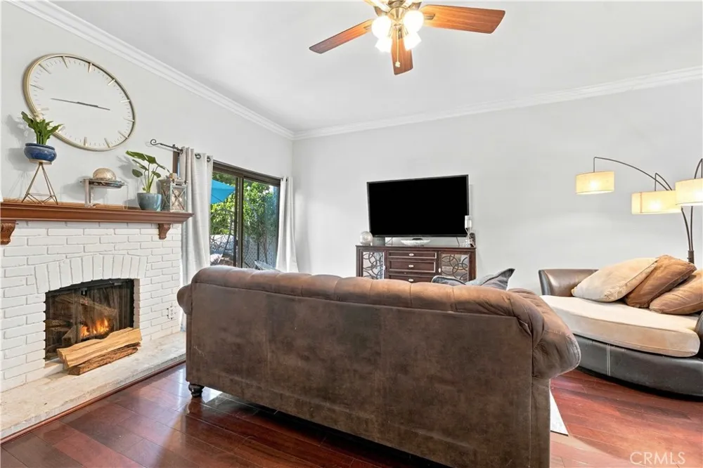 10234 Variel #5 Chatsworth, CA 91311