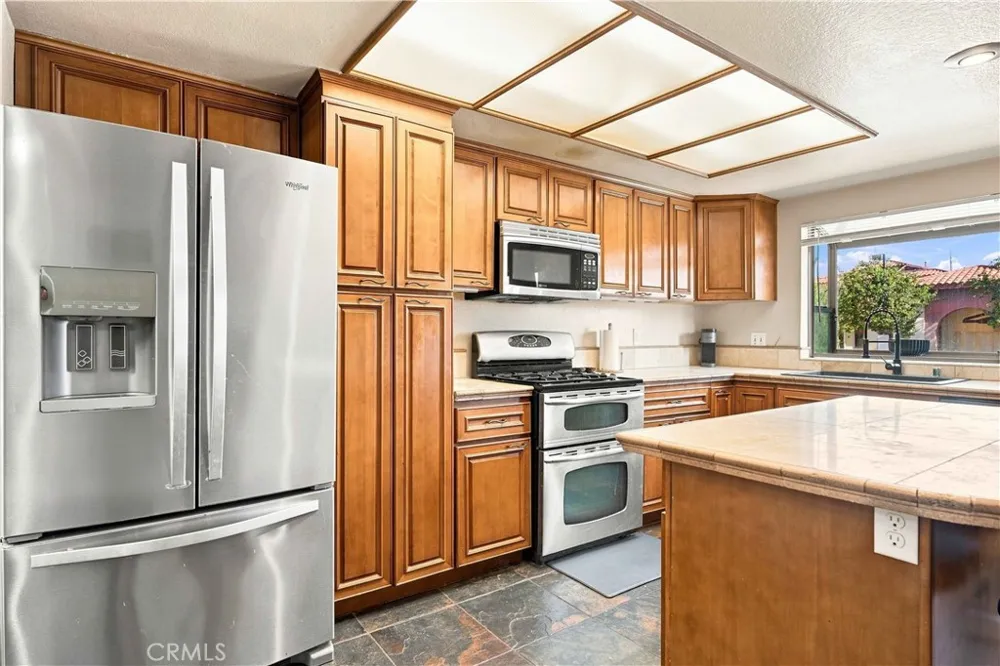 10234 Variel #5 Chatsworth, CA 91311