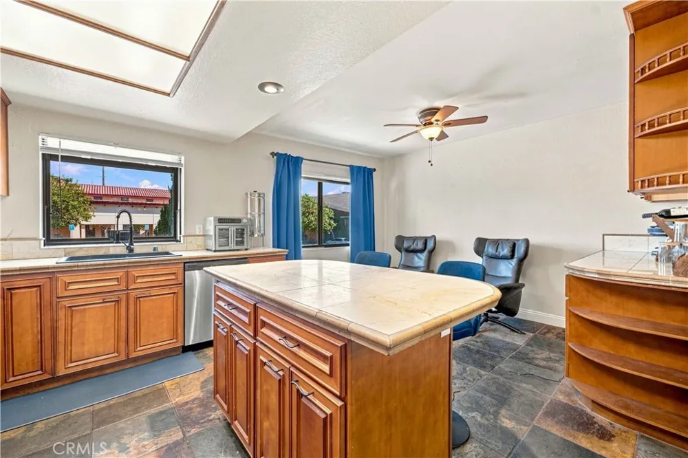 10234 Variel #5 Chatsworth, CA 91311