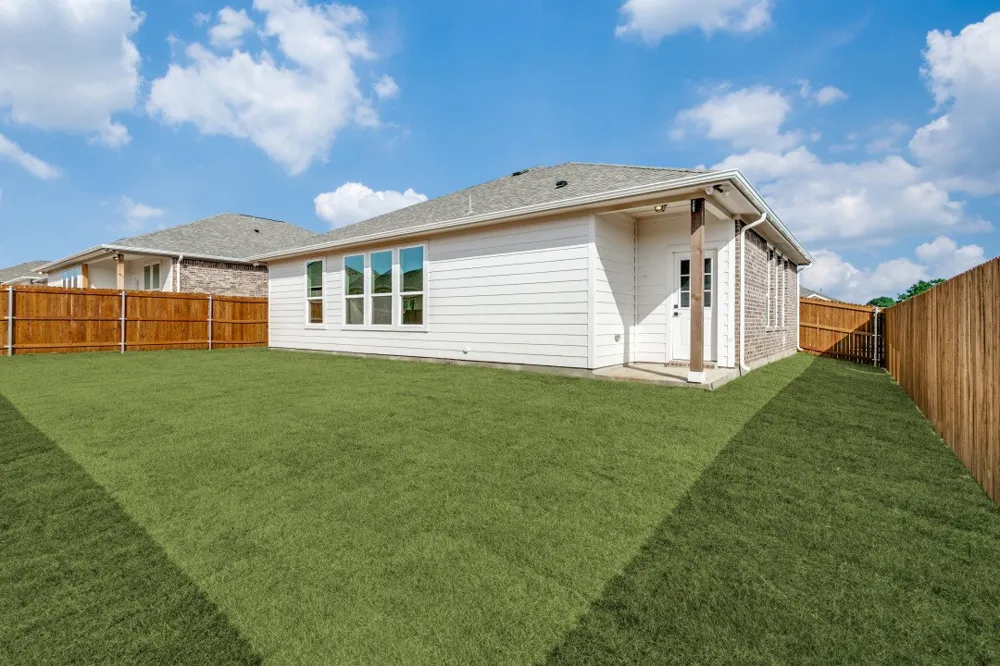 1426 Dry Creek Drive Cleburne, TX 76033