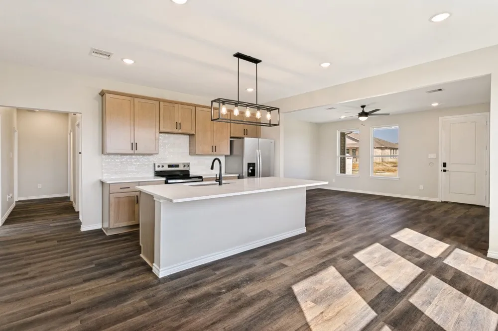 1426 Dry Creek Drive Cleburne, TX 76033