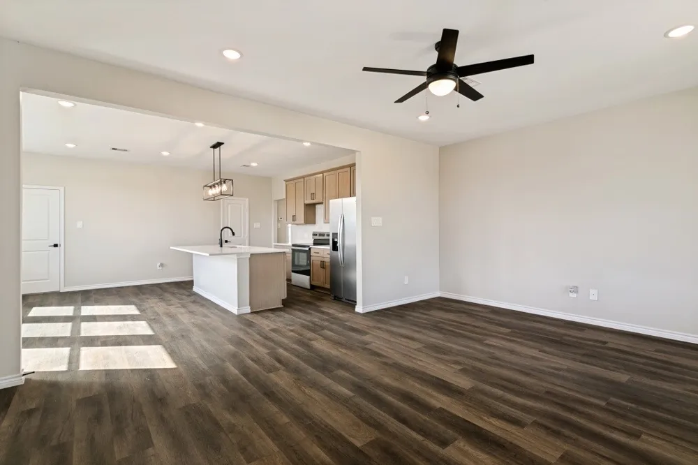 1426 Dry Creek Drive Cleburne, TX 76033