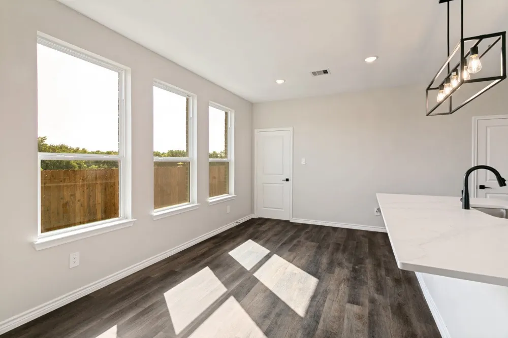 1426 Dry Creek Drive Cleburne, TX 76033