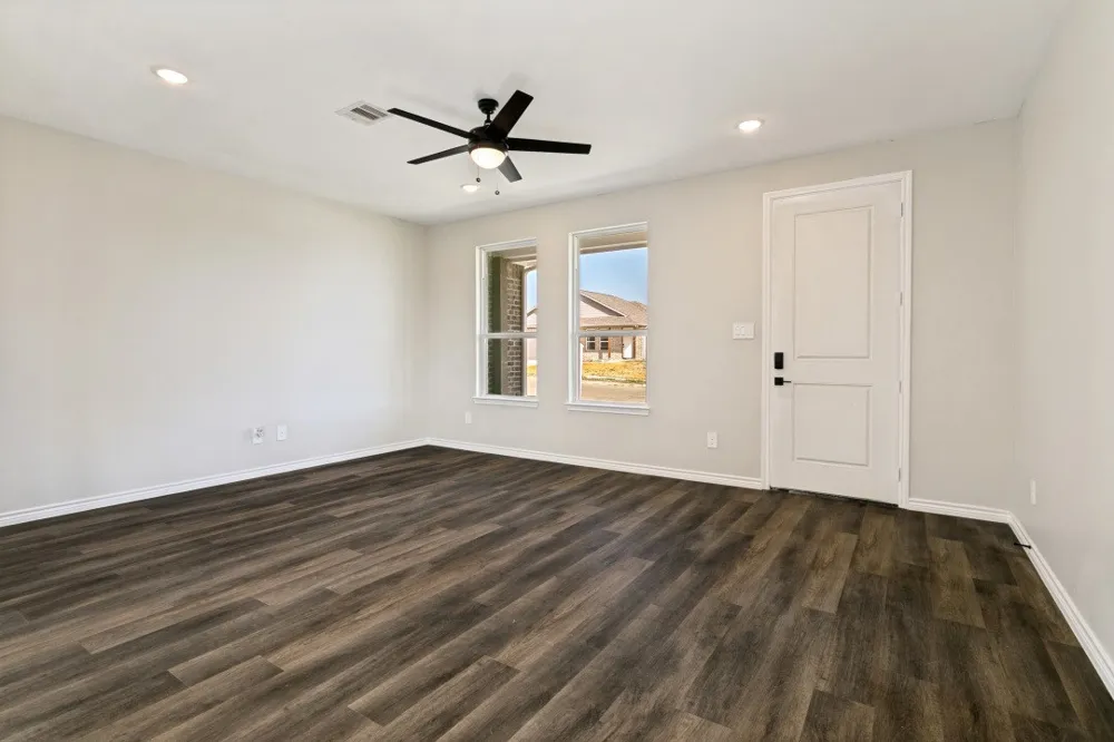 1426 Dry Creek Drive Cleburne, TX 76033