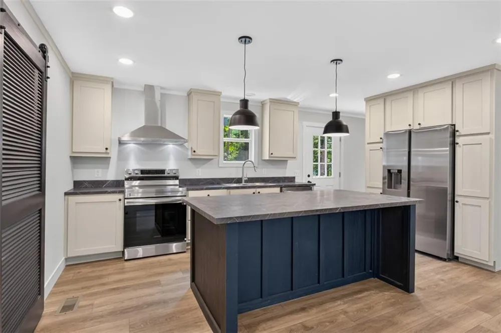758 Upper Burris Road Canton, GA 30114