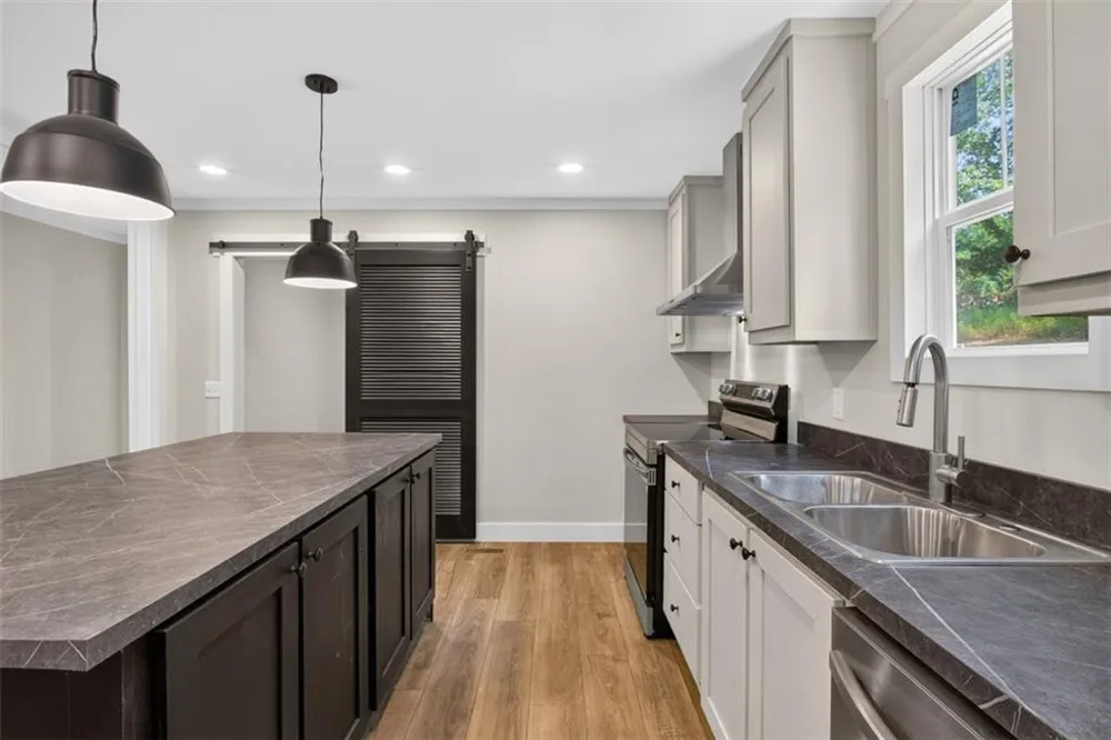 758 Upper Burris Road Canton, GA 30114