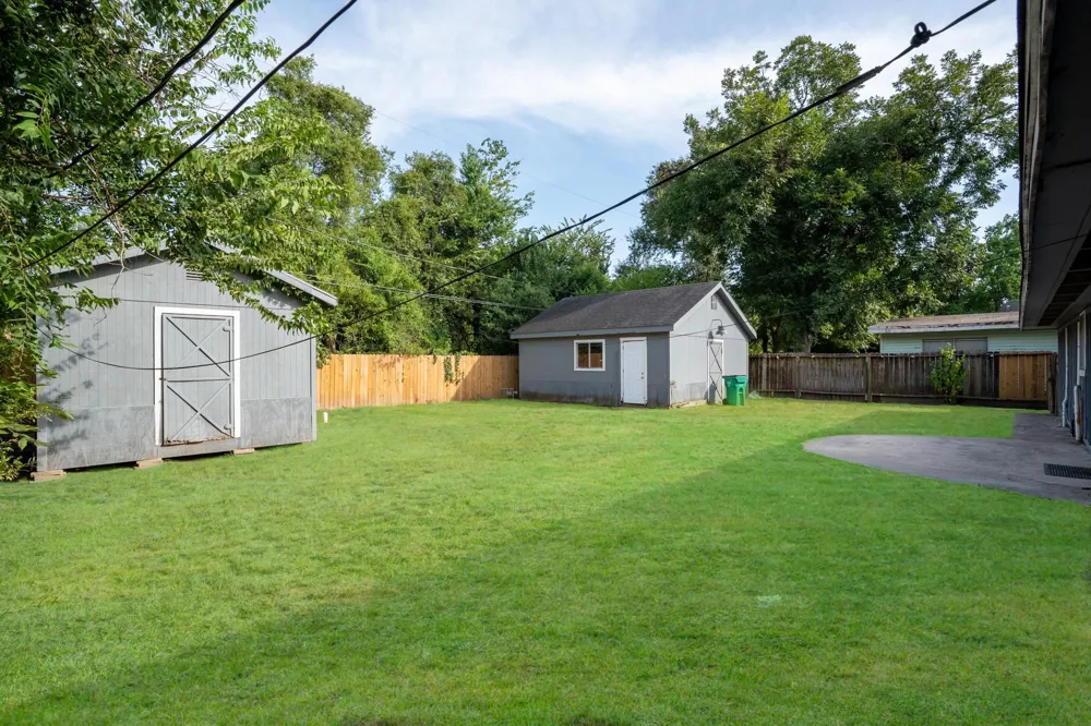 2906 Newcastle Drive Baytown, TX 77521