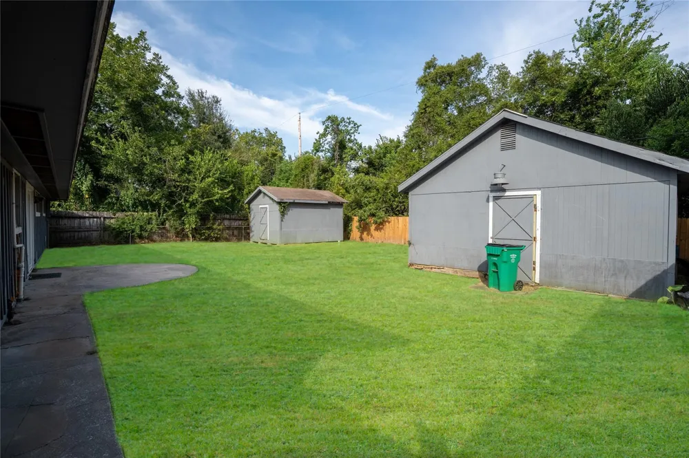 2906 Newcastle Drive Baytown, TX 77521