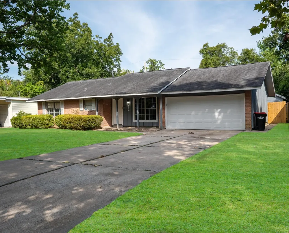 2906 Newcastle Drive Baytown, TX 77521