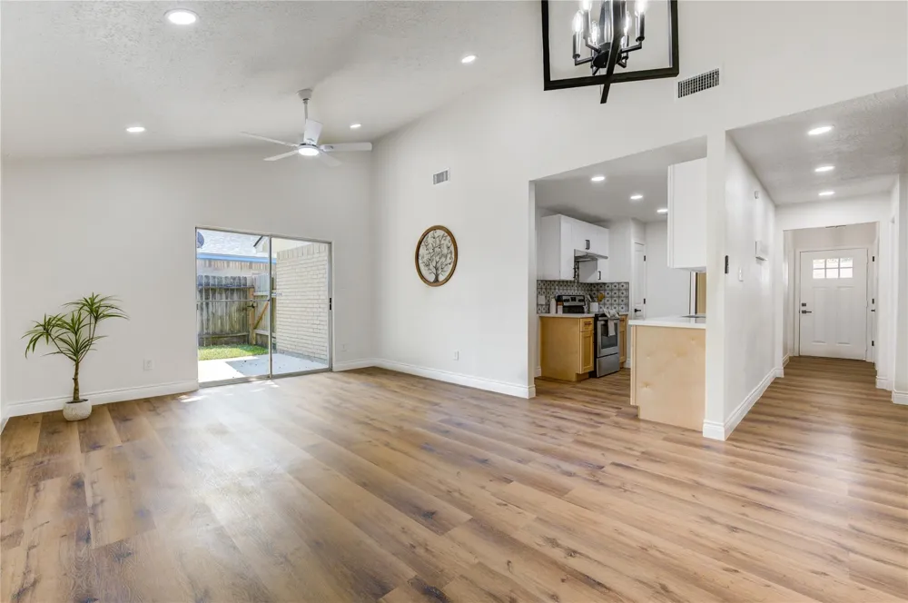 5002 Meadow Place Drive La Porte, TX 77571