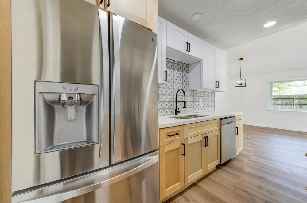 5002 Meadow Place Drive La Porte, TX 77571