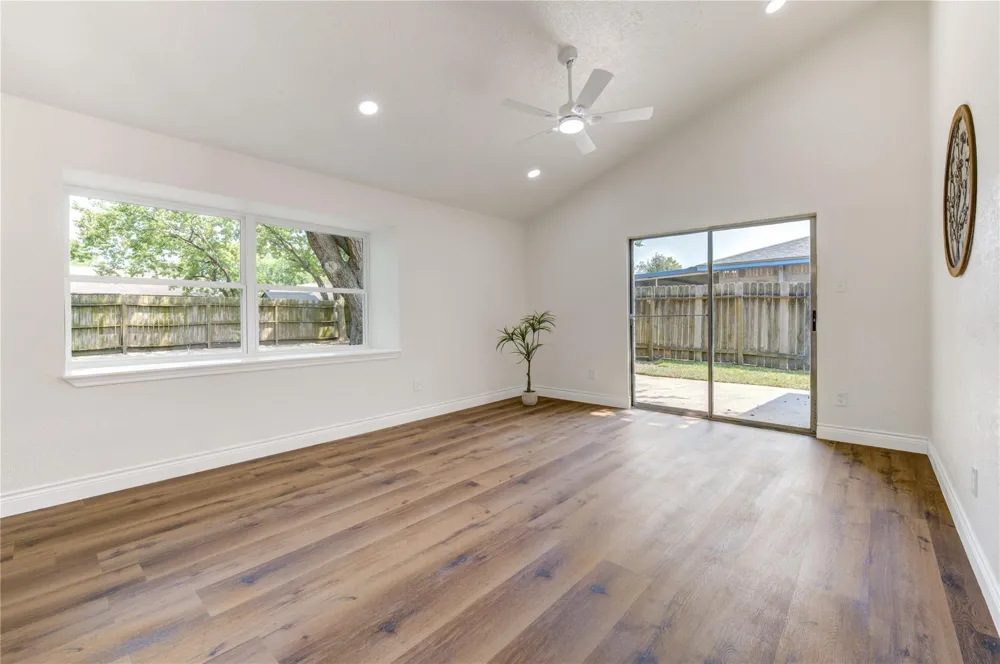 5002 Meadow Place Drive La Porte, TX 77571
