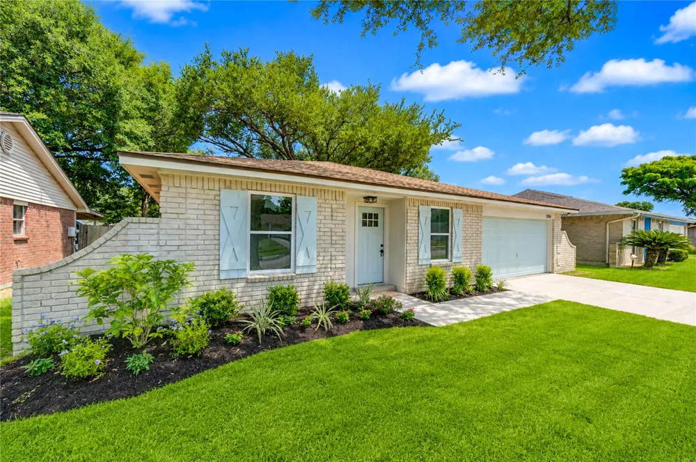 5002 Meadow Place Drive La Porte, TX 77571