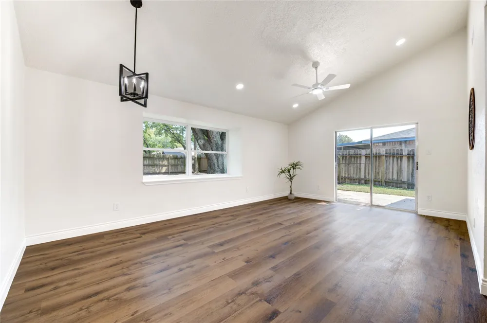 5002 Meadow Place Drive La Porte, TX 77571