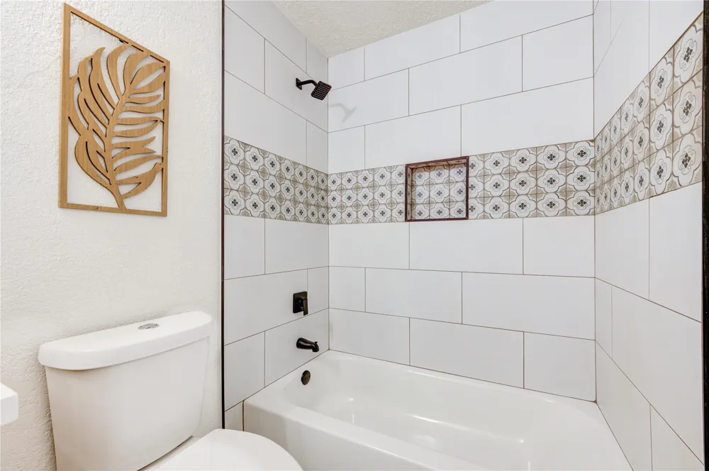 5002 Meadow Place Drive La Porte, TX 77571