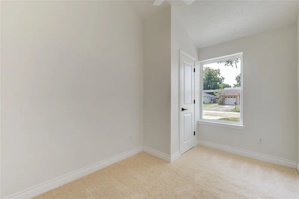 5002 Meadow Place Drive La Porte, TX 77571