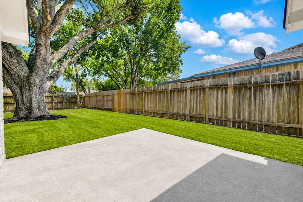 5002 Meadow Place Drive La Porte, TX 77571