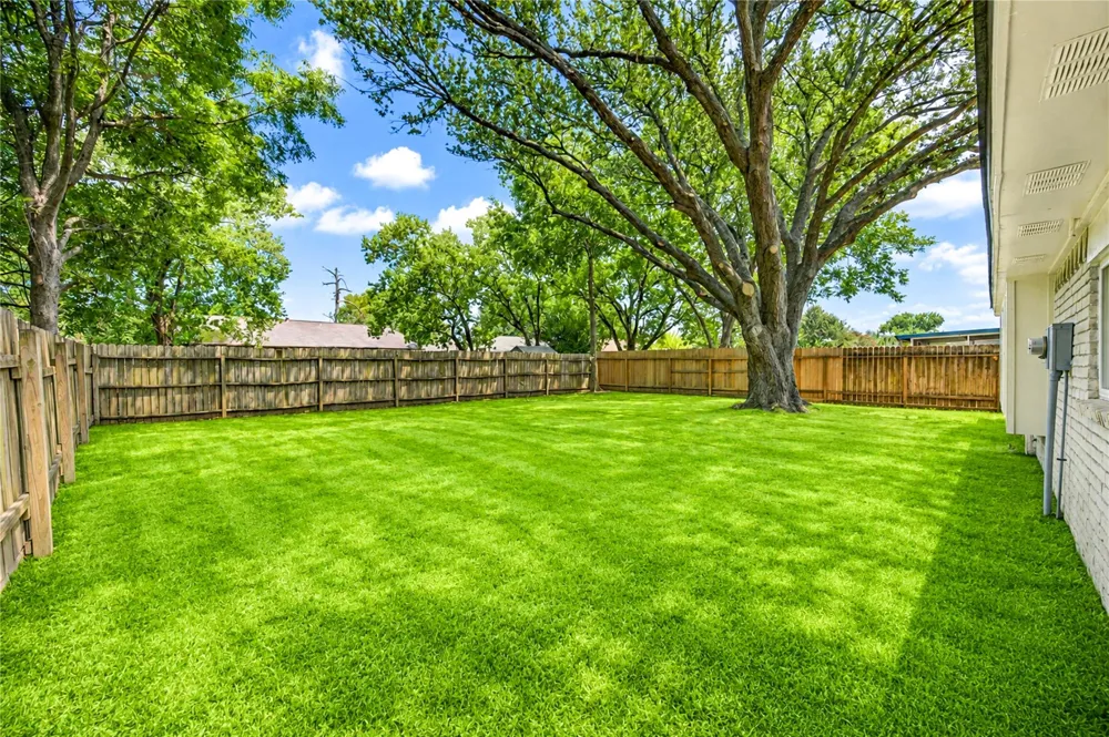 5002 Meadow Place Drive La Porte, TX 77571