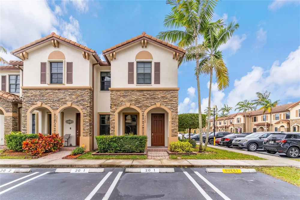 3202 SE 6th St Homestead, FL 33033