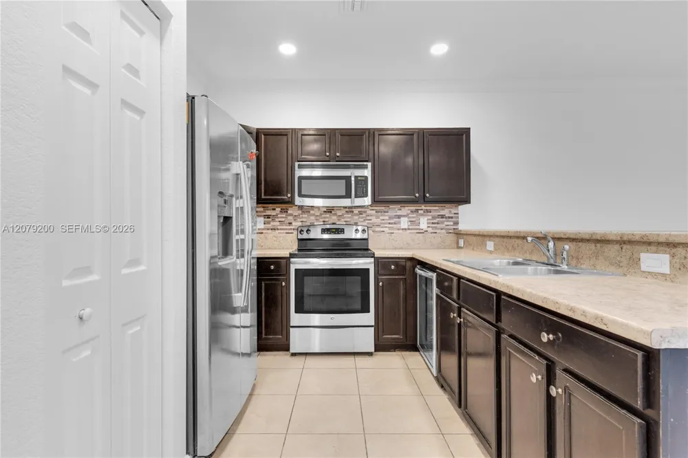 3202 SE 6th St Homestead, FL 33033