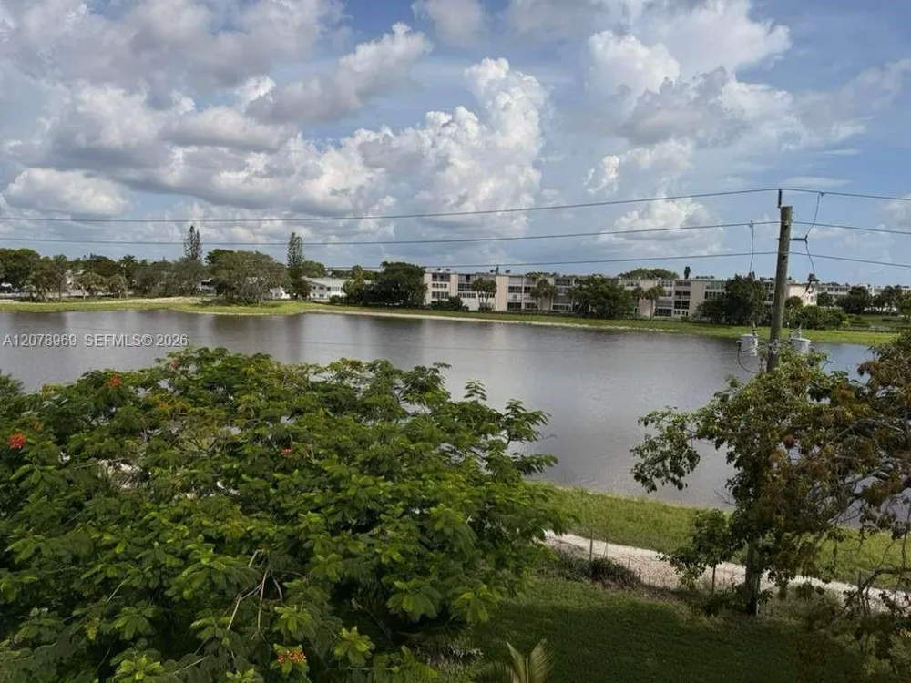 425 Southampton B #425 West Palm Beach, FL 33417