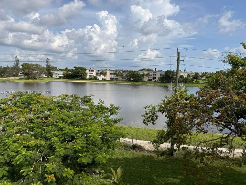 425 Southampton B #425 West Palm Beach, FL 33417