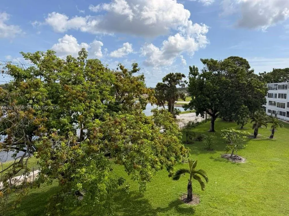 425 Southampton B #425 West Palm Beach, FL 33417