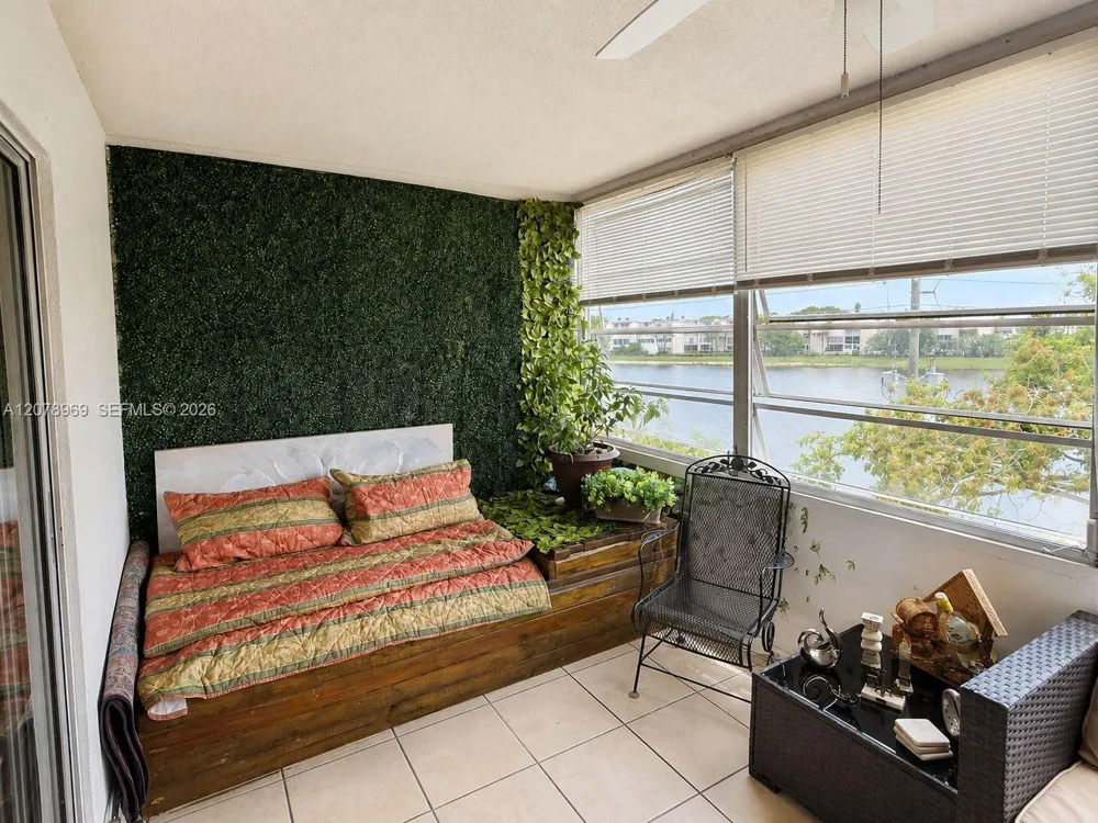 425 Southampton B #425 West Palm Beach, FL 33417