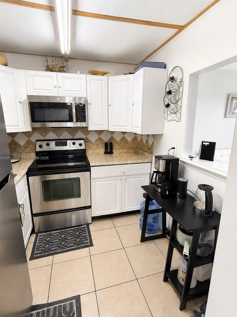 425 Southampton B #425 West Palm Beach, FL 33417