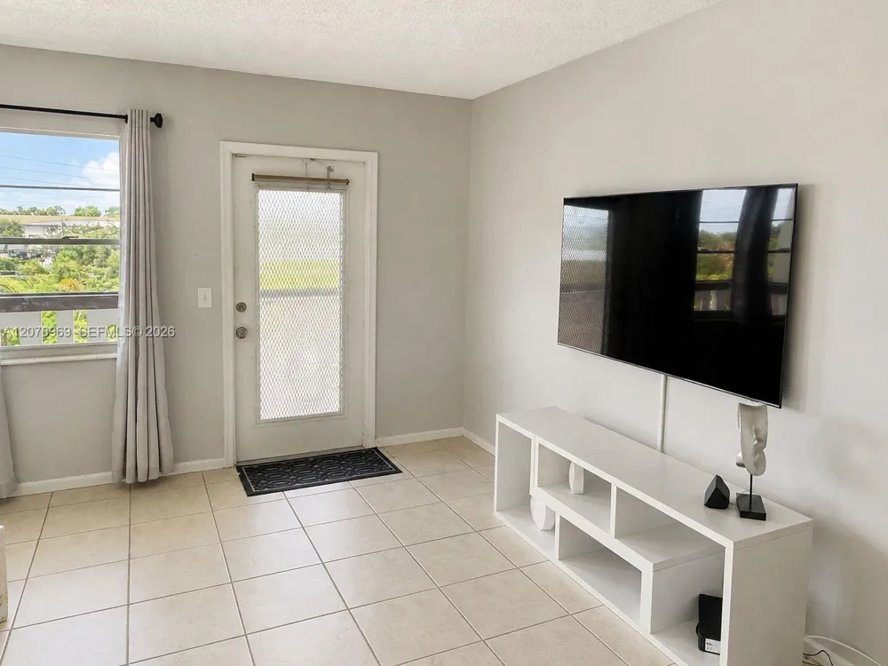 425 Southampton B #425 West Palm Beach, FL 33417