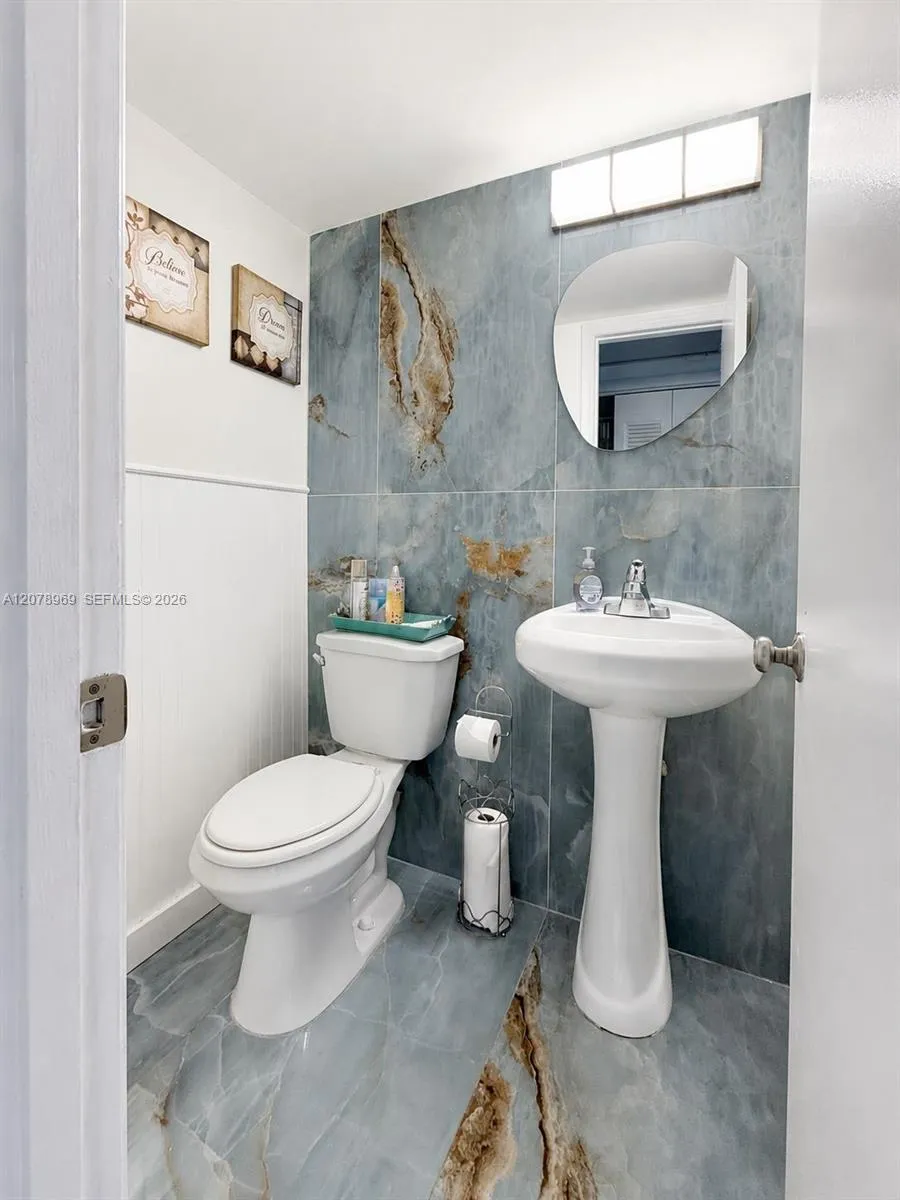 425 Southampton B #425 West Palm Beach, FL 33417