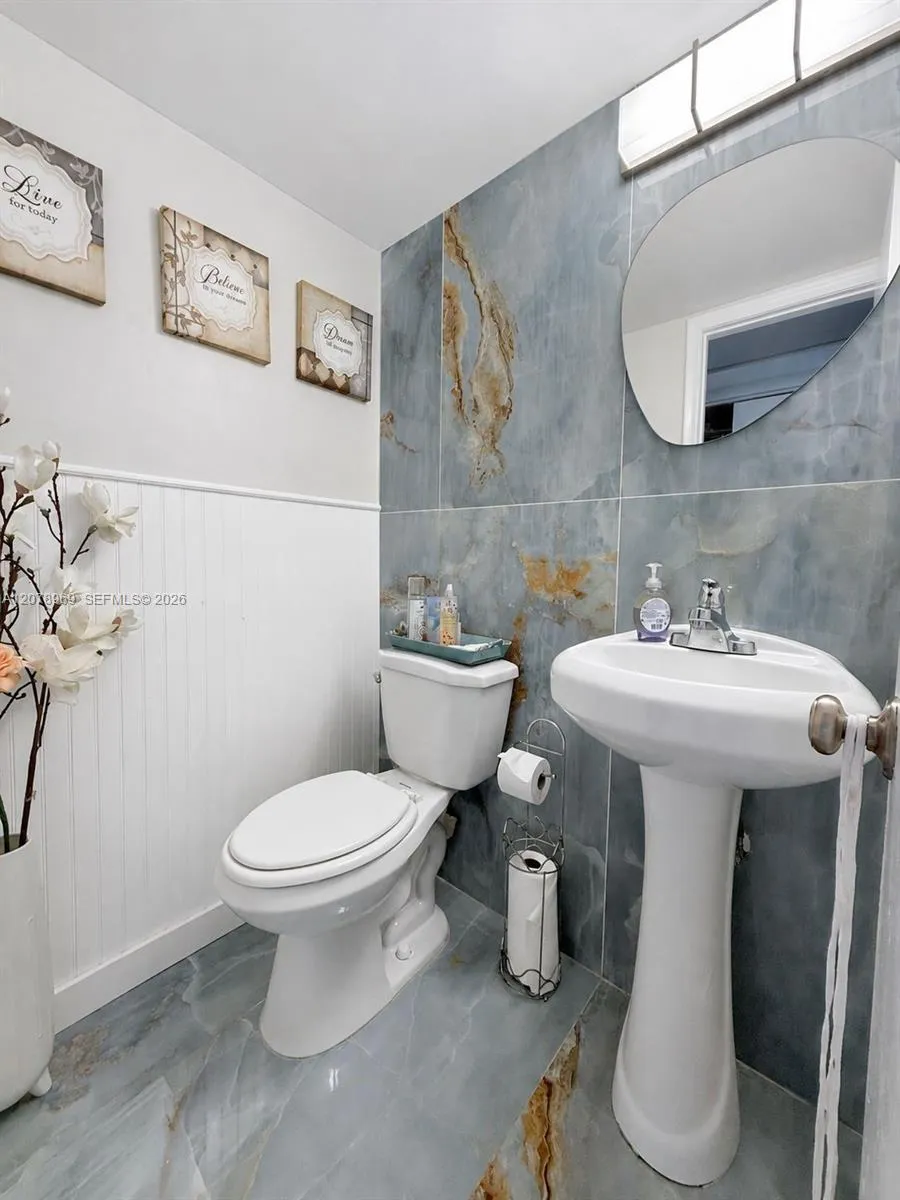 425 Southampton B #425 West Palm Beach, FL 33417