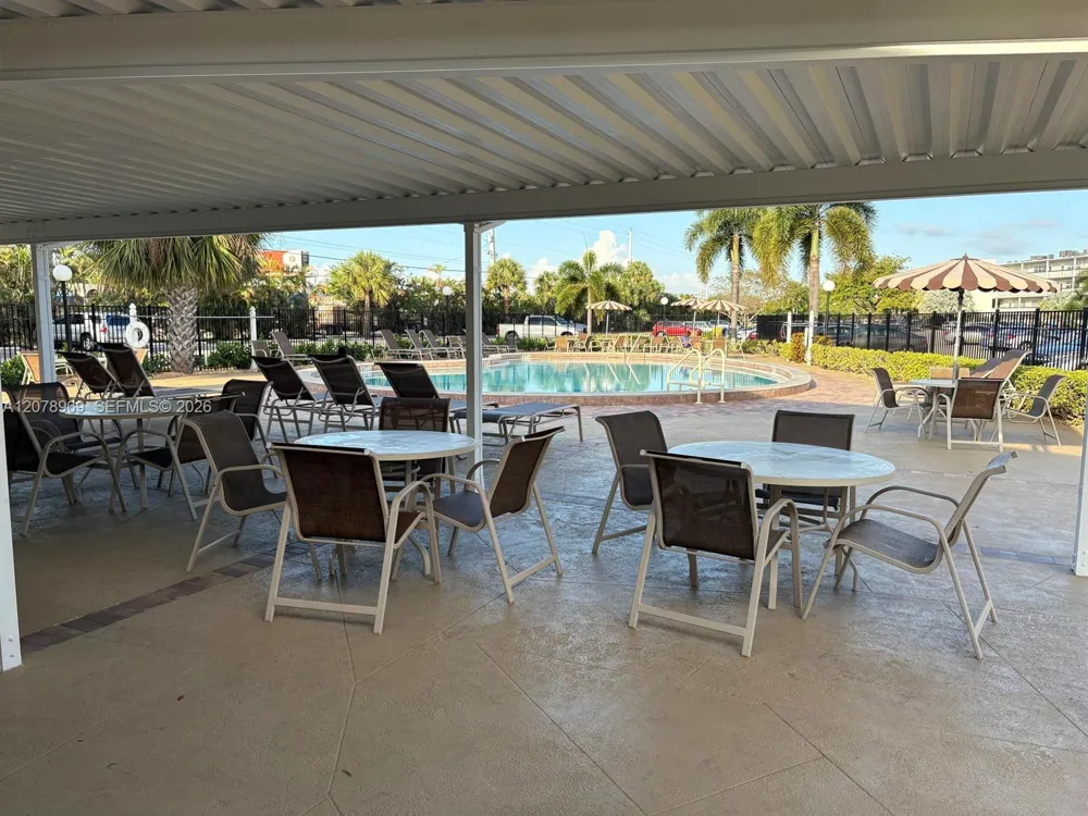 425 Southampton B #425 West Palm Beach, FL 33417