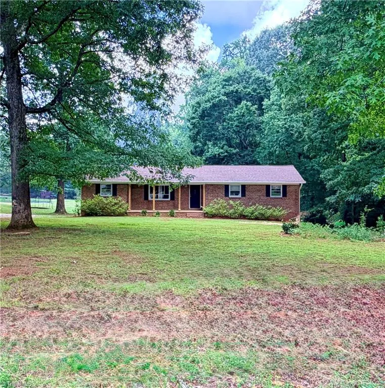 11564 NC Highway 150 Linwood, NC 27299