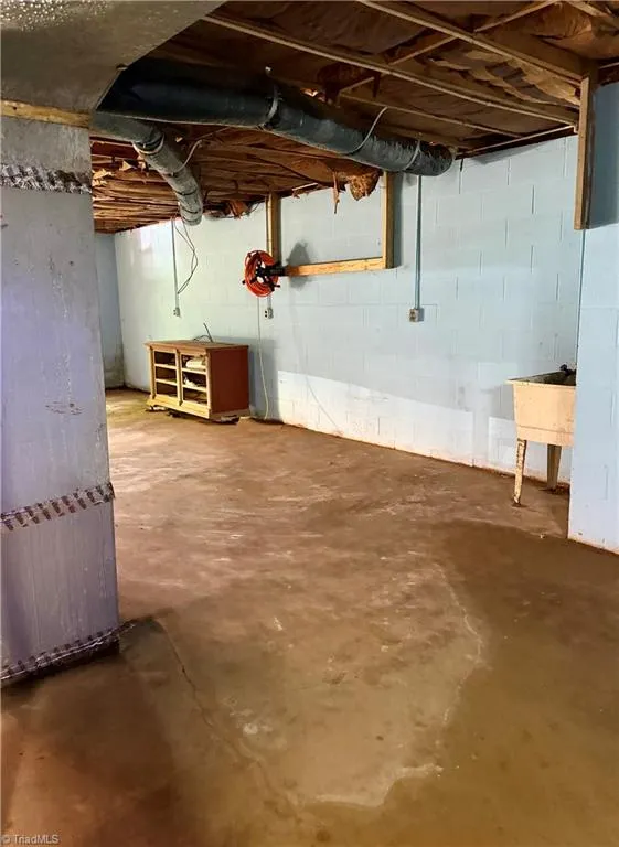 11564 NC Highway 150 Linwood, NC 27299