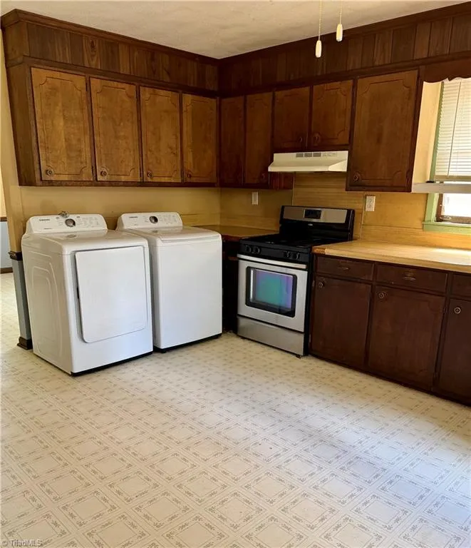 11564 NC Highway 150 Linwood, NC 27299