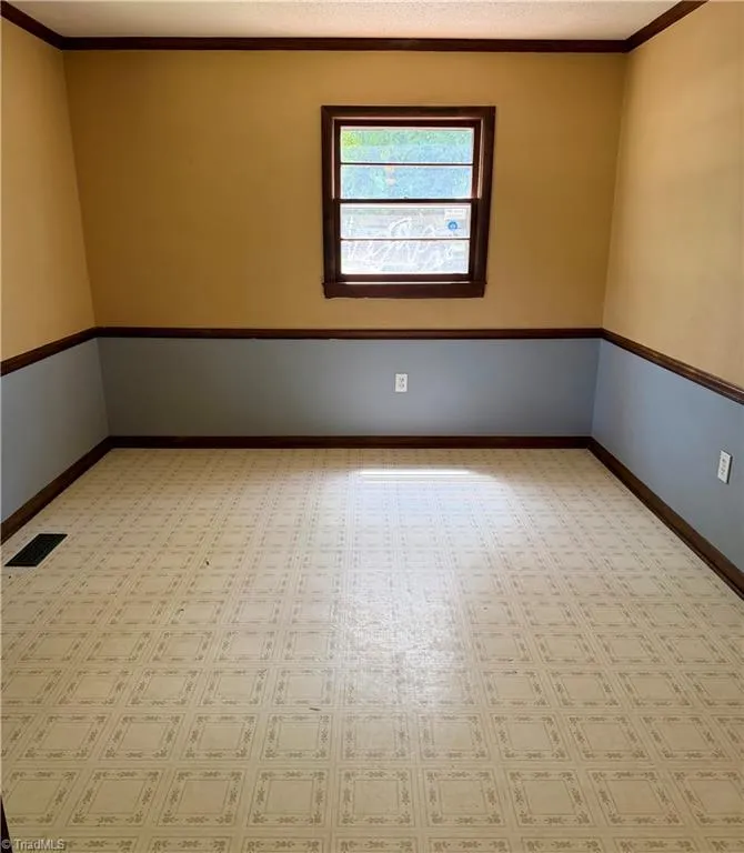 11564 NC Highway 150 Linwood, NC 27299