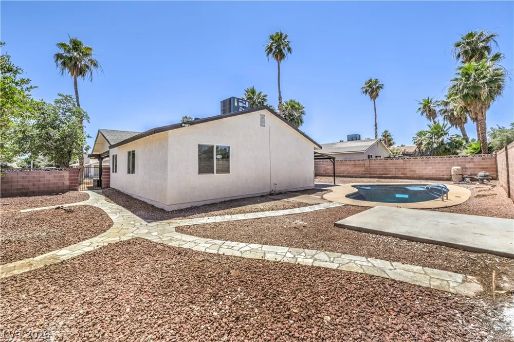 4370 Lariat Drive Las Vegas, NV 89121