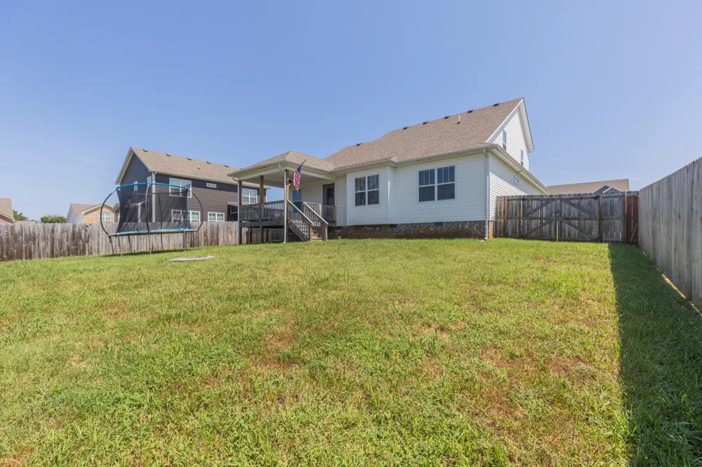 1368 Harmon Ln Clarksville, TN 37042