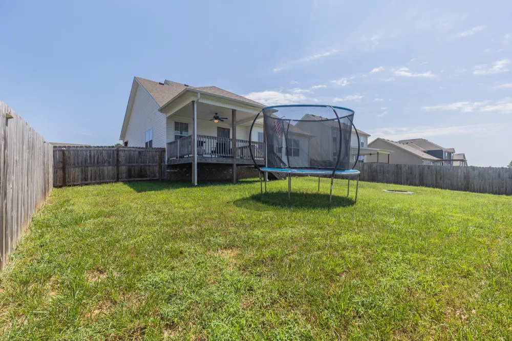 1368 Harmon Ln Clarksville, TN 37042