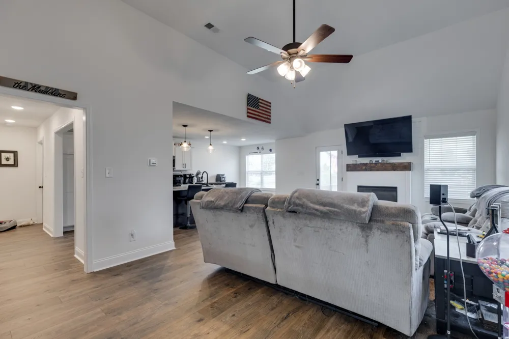 1368 Harmon Ln Clarksville, TN 37042