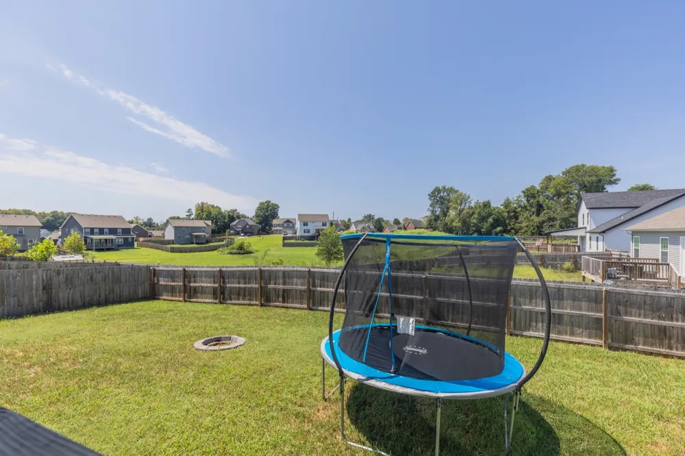 1368 Harmon Ln Clarksville, TN 37042